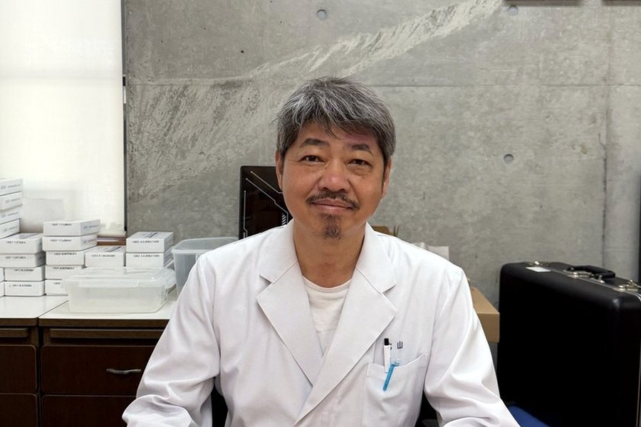 北山院長が治療の必要性を説明している様子